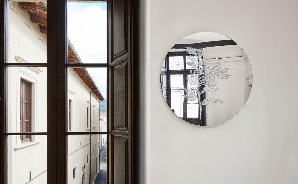 Palazzo Ardinghelli, allestimento Punto di equilibrio, dettaglio Anastasia Potemkina – Untitled, 2018-20. Foto Agostino Osio – AltoPiano